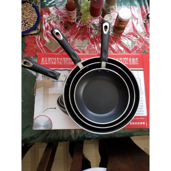 3 Piece Nonstick Frying Pan Set - Picture 2 of 4